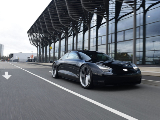 IONIQ: Нова лінійка електричних моделей від Hyundai | Буг Авто - фото 18